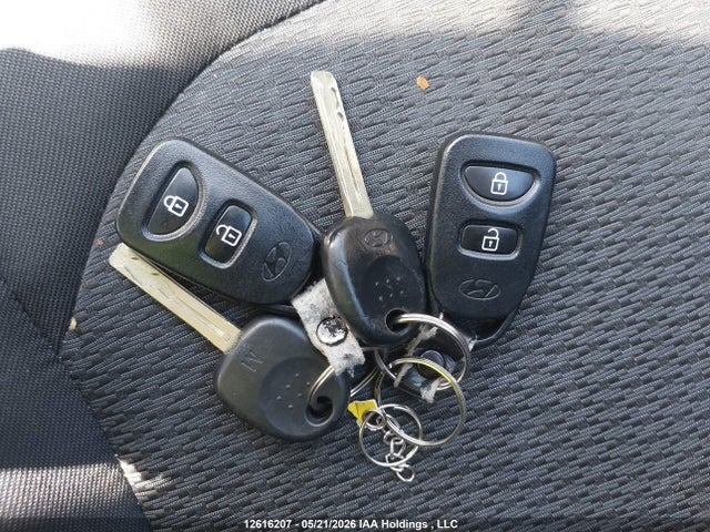 KM8JT3AFXFU025548 Hyundai Tucson Gl