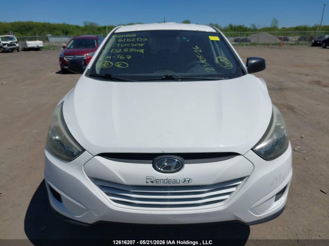 KM8JT3AFXFU025548 Hyundai Tucson Gl