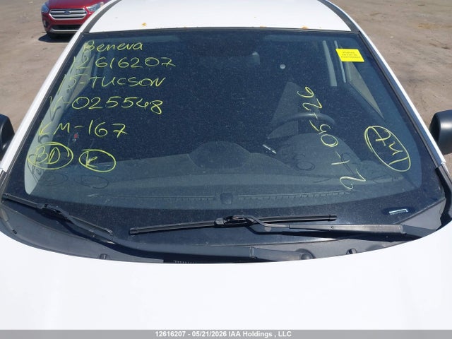 KM8JT3AFXFU025548 Hyundai Tucson Gl