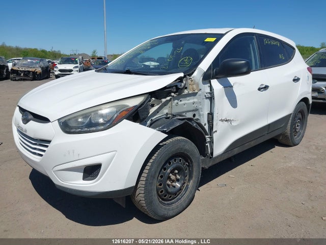 KM8JT3AFXFU025548 Hyundai Tucson Gl