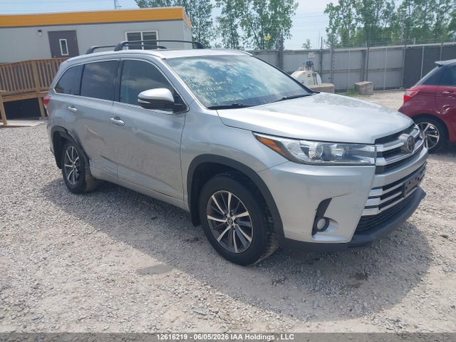 2017 Toyota Highlander Se/xle მანქანა იყიდება აუქციონზე, vin: 5TDJZRFH2HS411016, აუქციონის ნომერი: 12616219