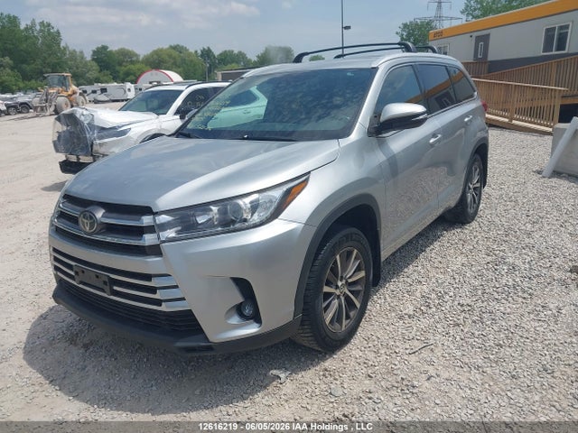 2017 Toyota Highlander Se/xle მანქანა იყიდება აუქციონზე, vin: 5TDJZRFH2HS411016, აუქციონის ნომერი: 12616219