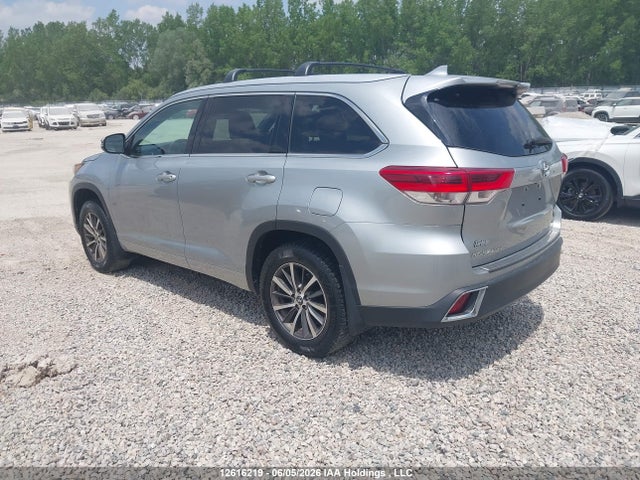 2017 Toyota Highlander Se/xle მანქანა იყიდება აუქციონზე, vin: 5TDJZRFH2HS411016, აუქციონის ნომერი: 12616219