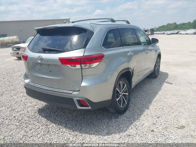 2017 Toyota Highlander Se/xle მანქანა იყიდება აუქციონზე, vin: 5TDJZRFH2HS411016, აუქციონის ნომერი: 12616219