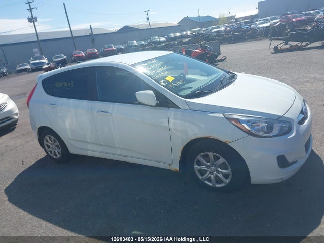 2013 Hyundai Accent Gl მანქანა იყიდება აუქციონზე, vin: KMHCT5AE5DU124061, აუქციონის ნომერი: 12613403