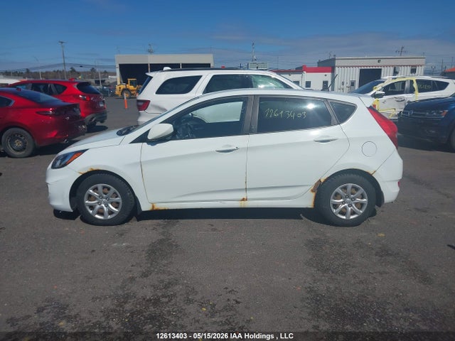 2013 Hyundai Accent Gl მანქანა იყიდება აუქციონზე, vin: KMHCT5AE5DU124061, აუქციონის ნომერი: 12613403