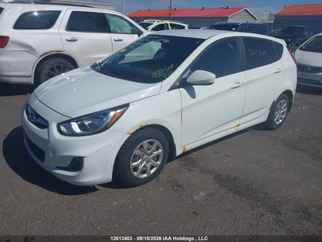 2013 Hyundai Accent Gl მანქანა იყიდება აუქციონზე, vin: KMHCT5AE5DU124061, აუქციონის ნომერი: 12613403