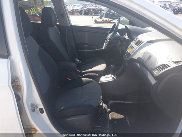2013 Hyundai Accent Gl მანქანა იყიდება აუქციონზე, vin: KMHCT5AE5DU124061, აუქციონის ნომერი: 12613403