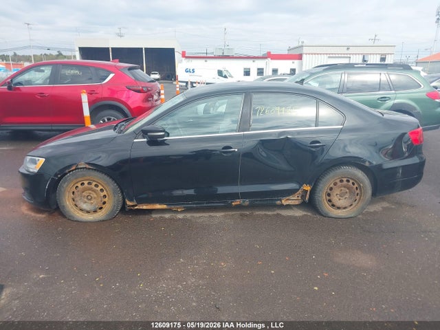2011 Volkswagen Jetta 2.5l Comfortline/2.5l Sportline მანქანა იყიდება აუქციონზე, vin: 3VWDX7AJ7BM374096, აუქციონის ნომერი: 12609175