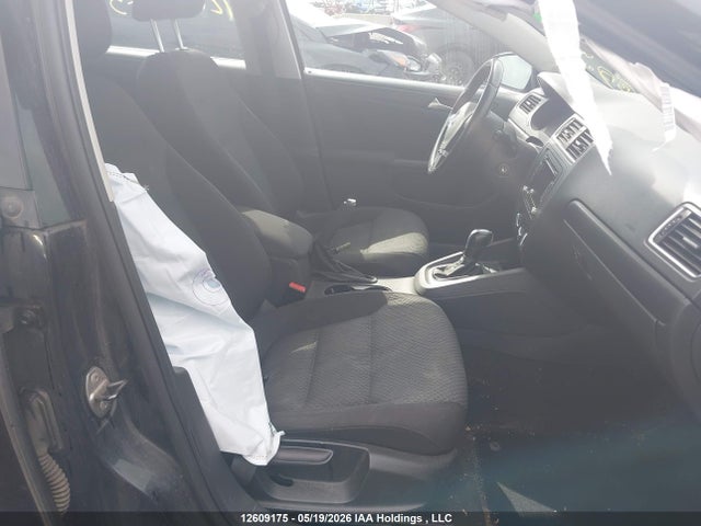 2011 Volkswagen Jetta 2.5l Comfortline/2.5l Sportline მანქანა იყიდება აუქციონზე, vin: 3VWDX7AJ7BM374096, აუქციონის ნომერი: 12609175