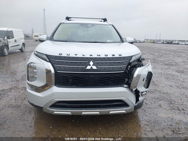 Продажа на аукционе авто 2024 Mitsubishi Outlander Se/ralliart, vin: JA4T5VA9XRZ628532, номер лота: 12616251