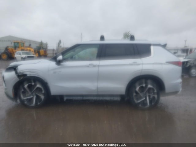 Продажа на аукционе авто 2024 Mitsubishi Outlander Se/ralliart, vin: JA4T5VA9XRZ628532, номер лота: 12616251