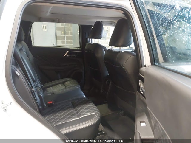 Продажа на аукционе авто 2024 Mitsubishi Outlander Se/ralliart, vin: JA4T5VA9XRZ628532, номер лота: 12616251