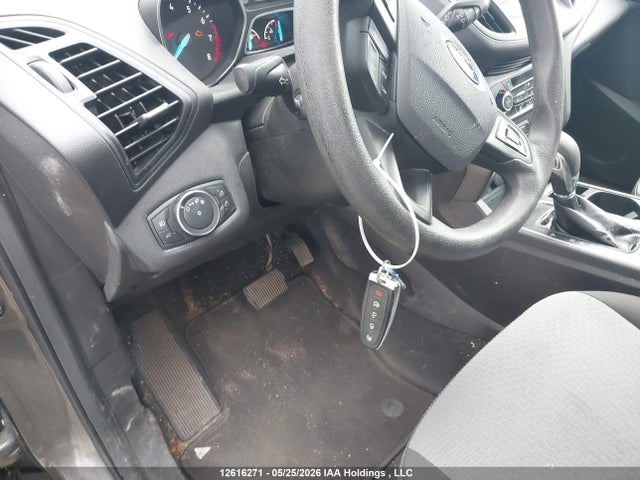 1FMCU0GD9KUA37193 Ford ESCAPE SE