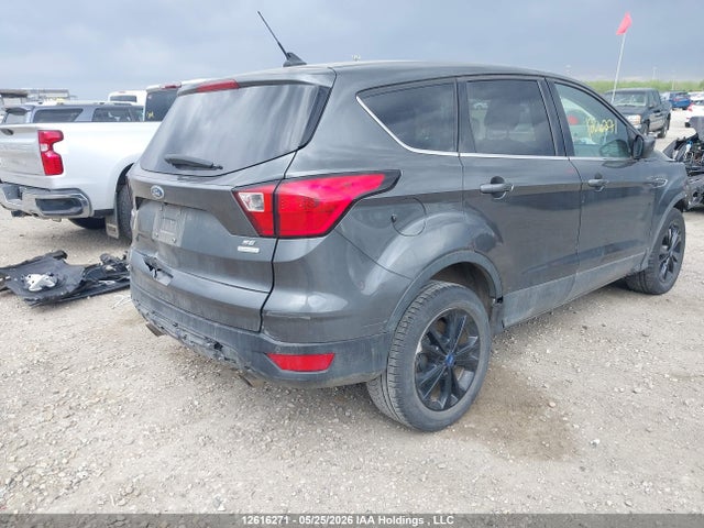 1FMCU0GD9KUA37193 Ford ESCAPE SE