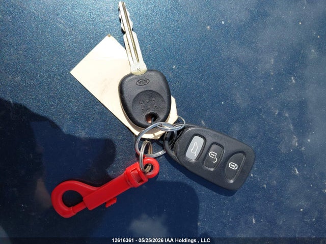 12616361 :رقم المزاد ، KNAFG528597229944 vin ، 2009 Kia Rondo Lx/ex مزاد بيع