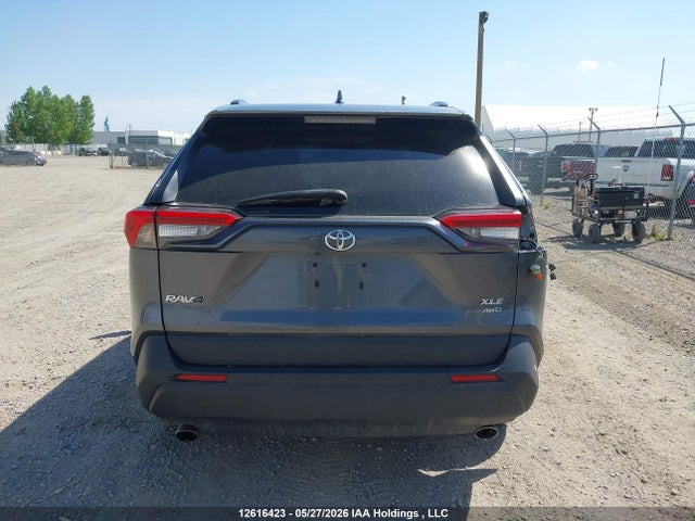 12616423 :رقم المزاد ، 2T3R1RFVXNC264066 vin ، 2022 Toyota Rav4 Xle مزاد بيع