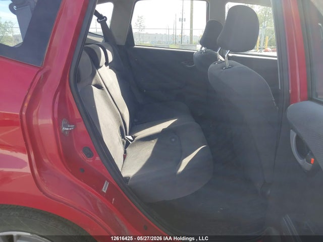 2010 Honda Fit Lx მანქანა იყიდება აუქციონზე, vin: JHMGE8H58AC802650, აუქციონის ნომერი: 12616425