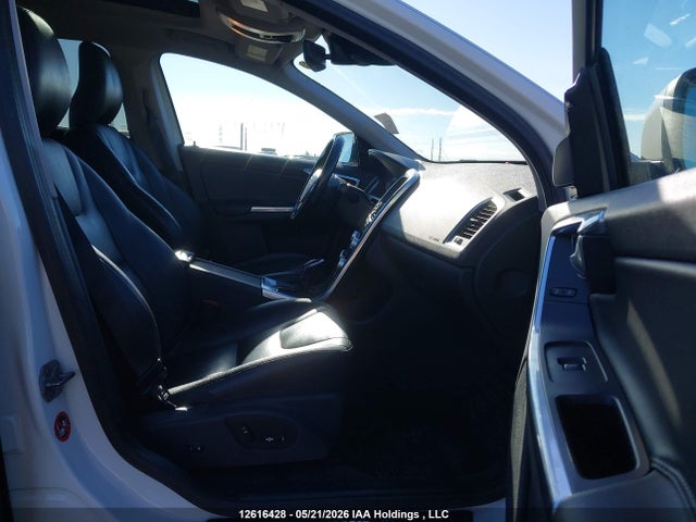 Продажа на аукционе авто 2015 Volvo Xc60 T5 Premier, vin: YV4612RK3F2655349, номер лота: 12616428