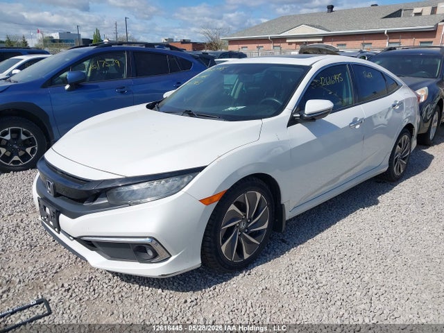 Honda Civic Touring 2019 2HGFC1F93KH101403 Image 2