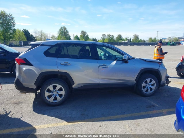 2T3B1RFV6NC318531 Toyota RAV4 LE