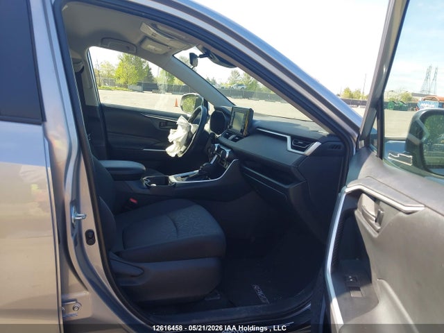 2T3B1RFV6NC318531 Toyota RAV4 LE