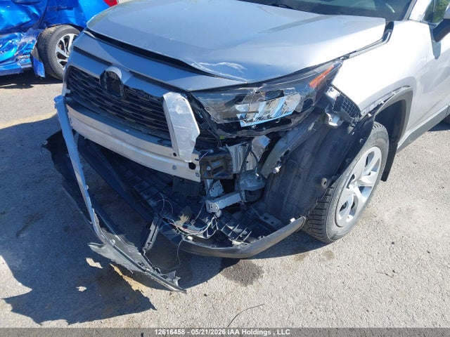 2T3B1RFV6NC318531 Toyota RAV4 LE