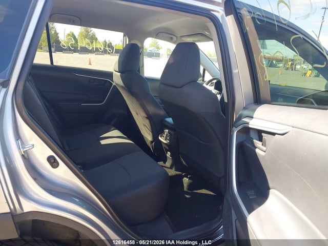 2T3B1RFV6NC318531 Toyota RAV4 LE