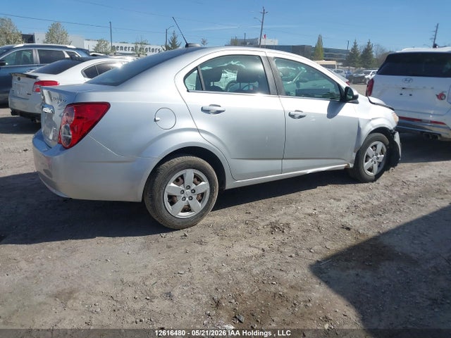 Aukcja sprzedaży 2015 Chevrolet Sonic Lt Auto, vin: 1G1JC5SH6F4123694, numer aukcji: 12616480