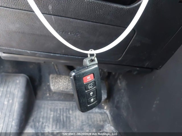 Продажа на аукционе авто 2019 Toyota Highlander Xle, vin: 5TDJZRFH4KS593776, номер лота: 12616503