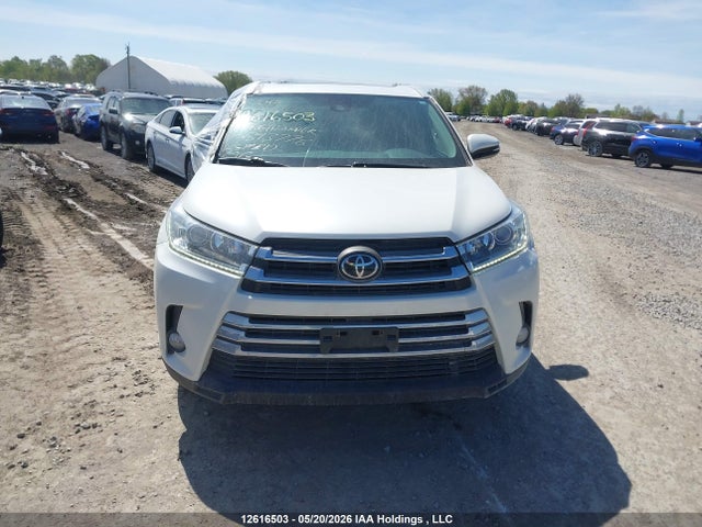 Продажа на аукционе авто 2019 Toyota Highlander Xle, vin: 5TDJZRFH4KS593776, номер лота: 12616503
