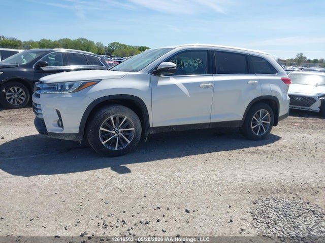 Продажа на аукционе авто 2019 Toyota Highlander Xle, vin: 5TDJZRFH4KS593776, номер лота: 12616503