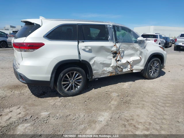 Продажа на аукционе авто 2019 Toyota Highlander Xle, vin: 5TDJZRFH4KS593776, номер лота: 12616503
