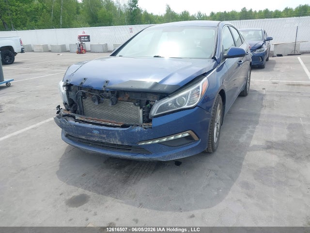 2015 Hyundai Sonata Gl მანქანა იყიდება აუქციონზე, vin: 5NPE24AF0FH098257, აუქციონის ნომერი: 12616507