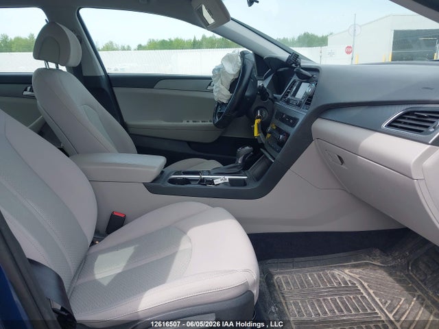 2015 Hyundai Sonata Gl მანქანა იყიდება აუქციონზე, vin: 5NPE24AF0FH098257, აუქციონის ნომერი: 12616507