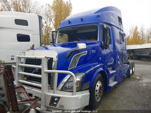 Volvo VNL 2018 4V4NC9EH0JN998756 Image 2