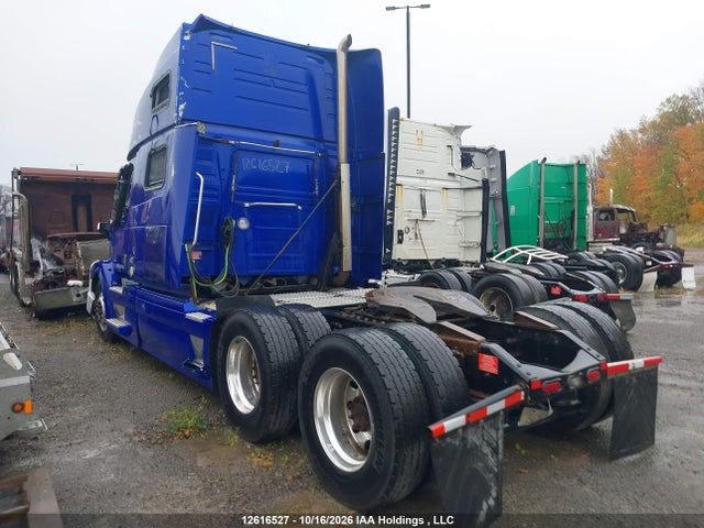 Volvo VNL 2018 4V4NC9EH0JN998756 Image 3