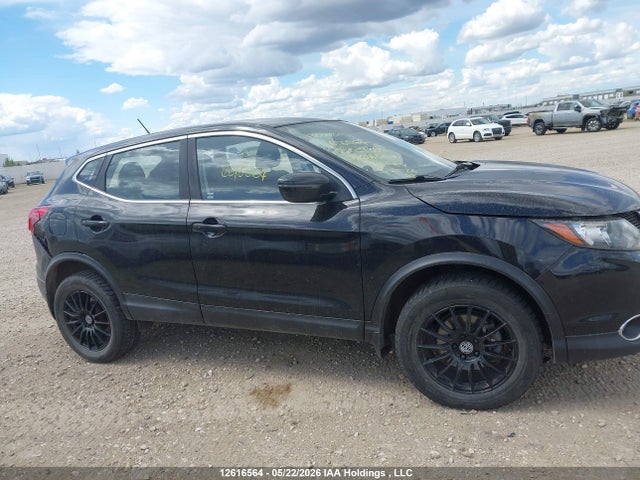 JN1BJ1CP8HW001350 Nissan Qashqai S 4dr2wd