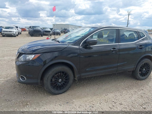 JN1BJ1CP8HW001350 Nissan Qashqai S 4dr2wd