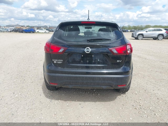 JN1BJ1CP8HW001350 Nissan Qashqai S 4dr2wd
