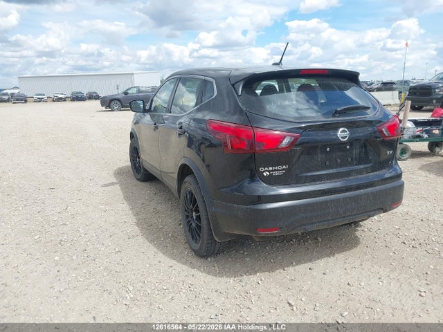 JN1BJ1CP8HW001350 Nissan Qashqai S 4dr2wd