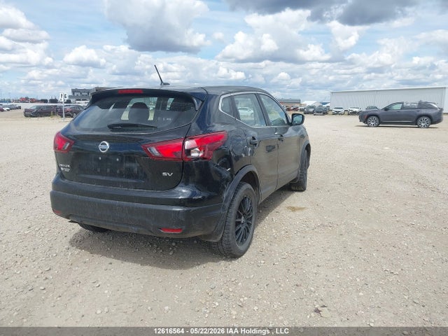 JN1BJ1CP8HW001350 Nissan Qashqai S 4dr2wd