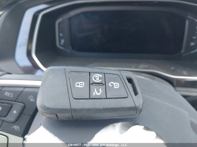 3VWGM7BU1RM070352 Volkswagen Jetta Highline