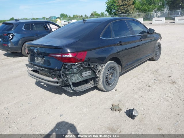 3VWGM7BU1RM070352 Volkswagen Jetta Highline