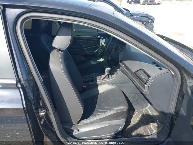 3VWGM7BU1RM070352 Volkswagen Jetta Highline