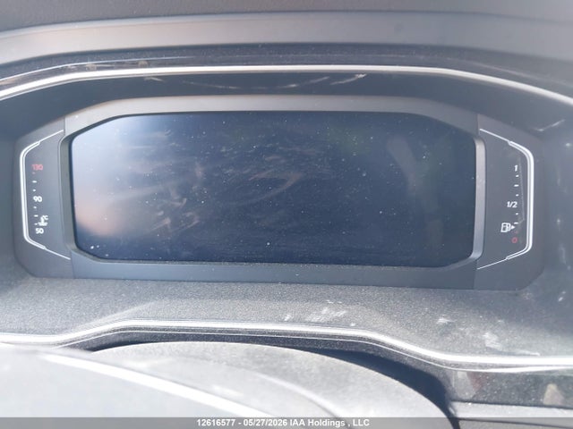 3VWGM7BU1RM070352 Volkswagen Jetta Highline