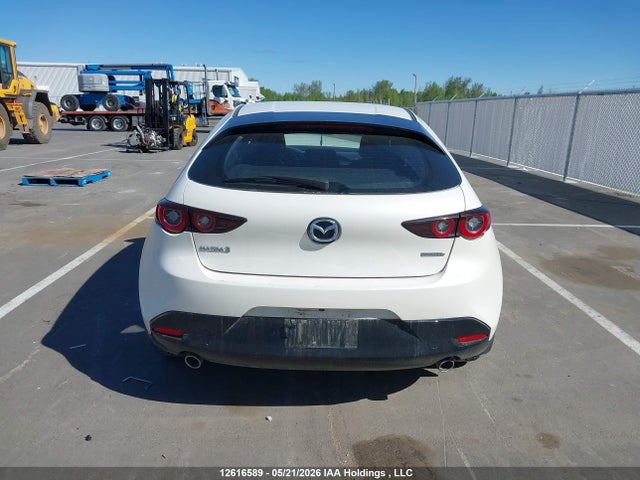 JM1BPAKM7R1708943 Mazda Mazda3 Sport Gx