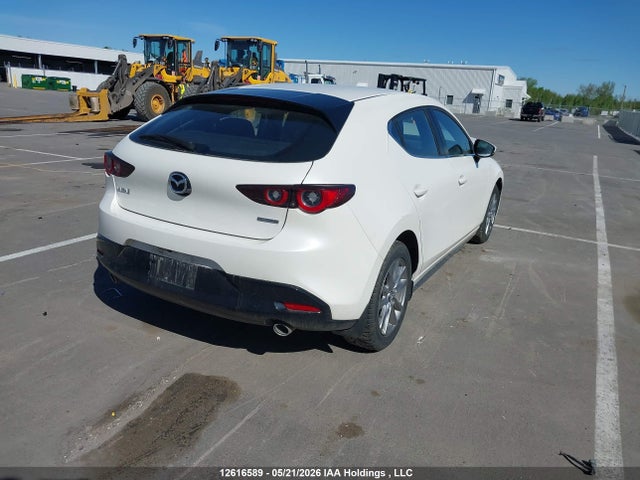 JM1BPAKM7R1708943 Mazda Mazda3 Sport Gx