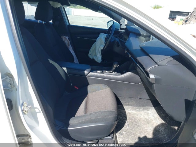 JM1BPAKM7R1708943 Mazda Mazda3 Sport Gx