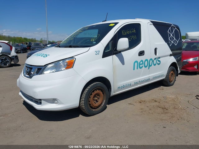 3N6CM0KN2FK727911 Nissan Nv200 2.5s/2.5sv